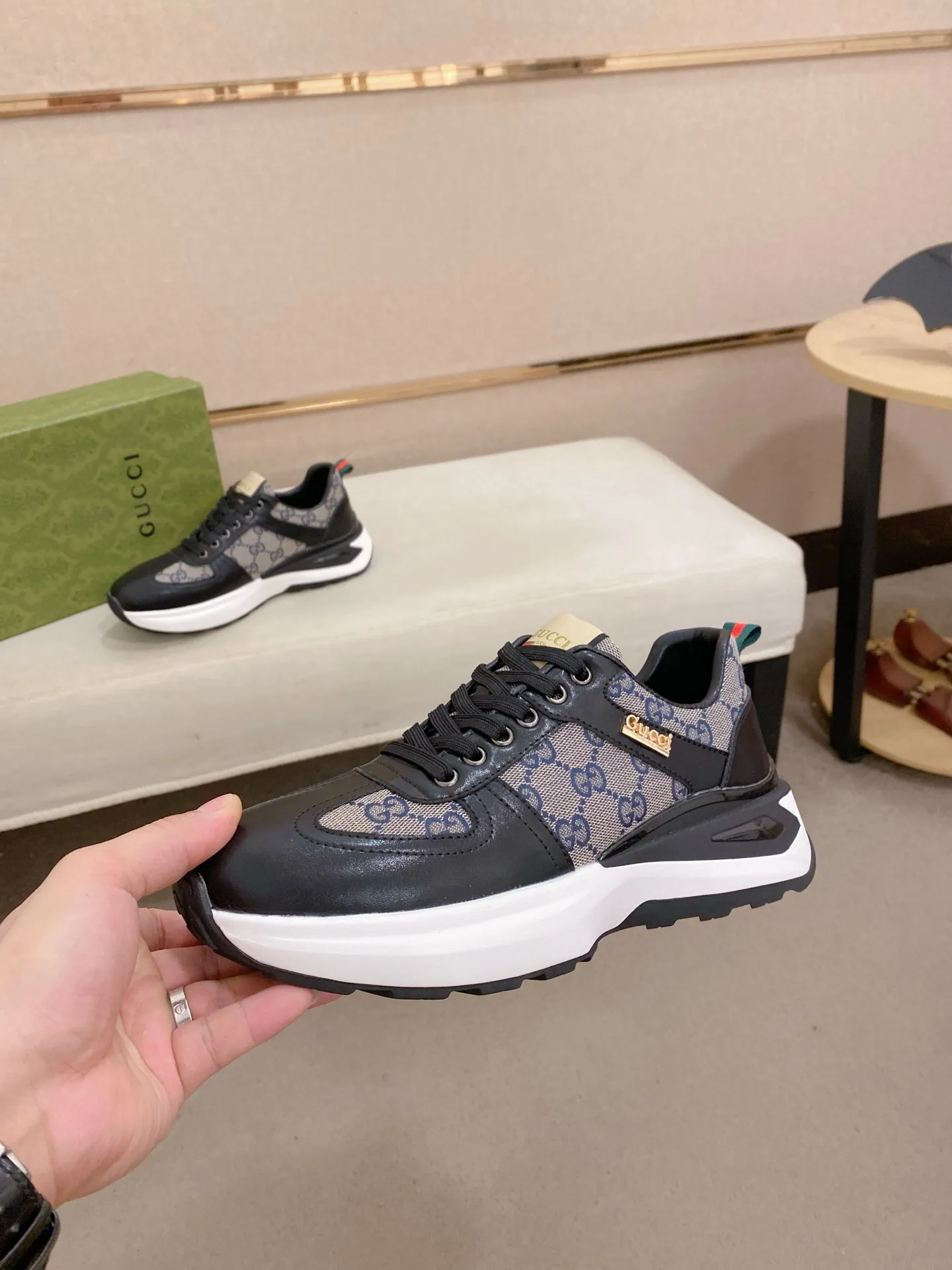 Factory price 462💰New GUCCI (Gucci) counters are launched simultaneously, new men's shoes, 😘fabrics are selected imported cowhide, lining: sheepskin lining. 👍🏿 High-end ☄️ air-cushion molded anti-slip rubber outsole, exquisite lines, simple and elegant, comfortable and high-end for leisure travel. Code number: 38 to 44 (45 can be customized and cannot be returned or exchanged)